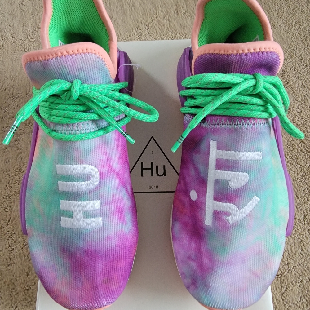 PHARRELL WILLIAMS x ADIDAS ORIGINALS HU